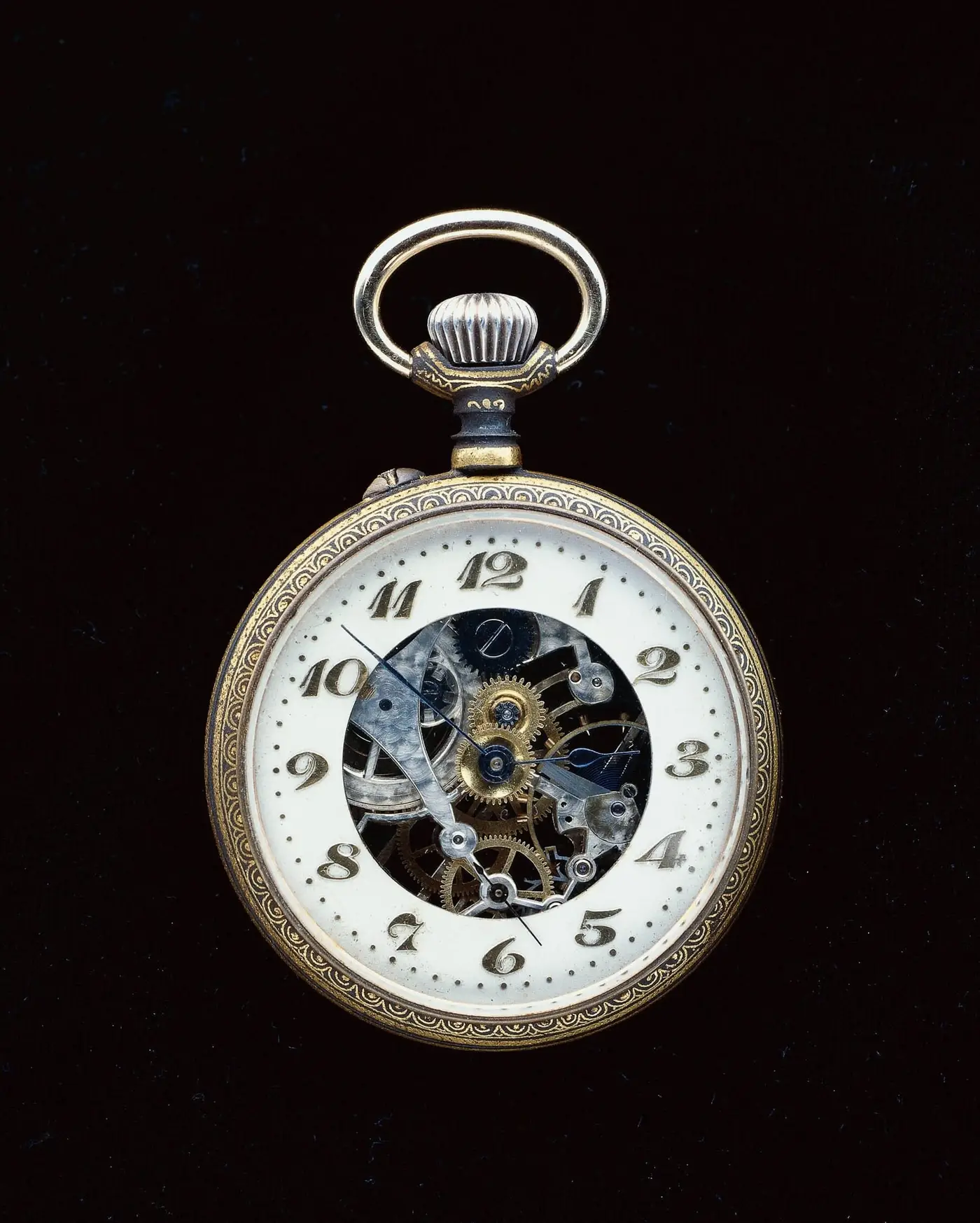 Montre à gousset ancienne au mécanisme apparent