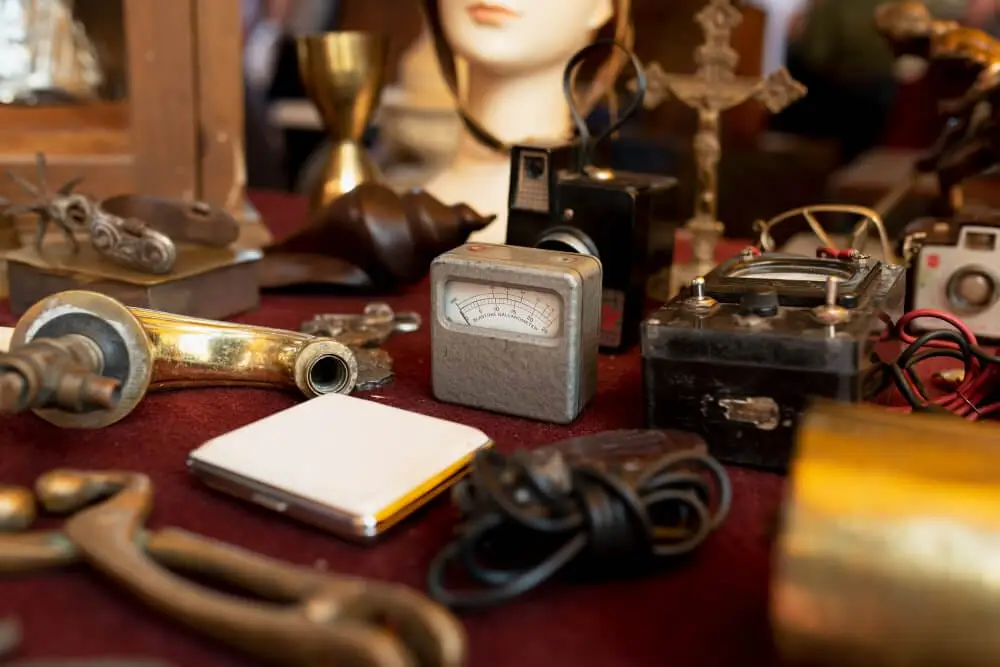 Objets anciens de bureau et de collection
